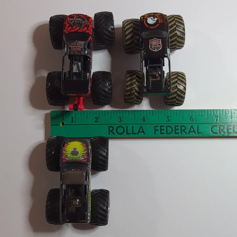 Hot Wheels Monster Jam Monster Trucks Metal Mulisha Reptoid Northern Exposure 64